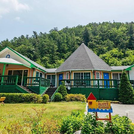 Charm Pension Gapyeong Exteriör bild