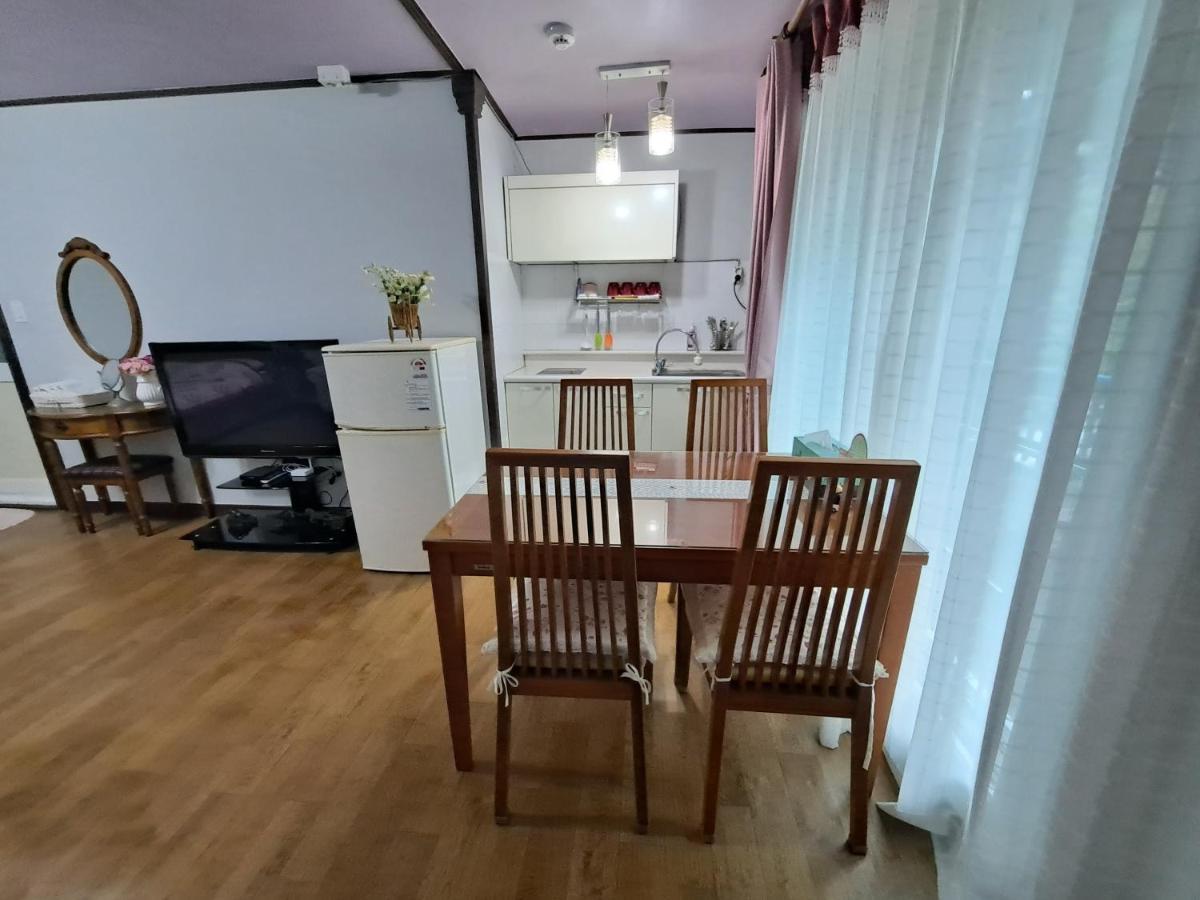 Charm Pension Gapyeong Exteriör bild
