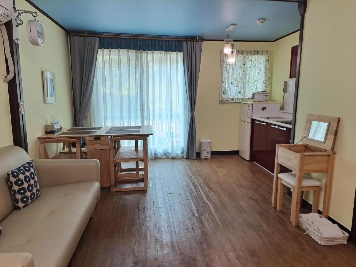 Charm Pension Gapyeong Exteriör bild
