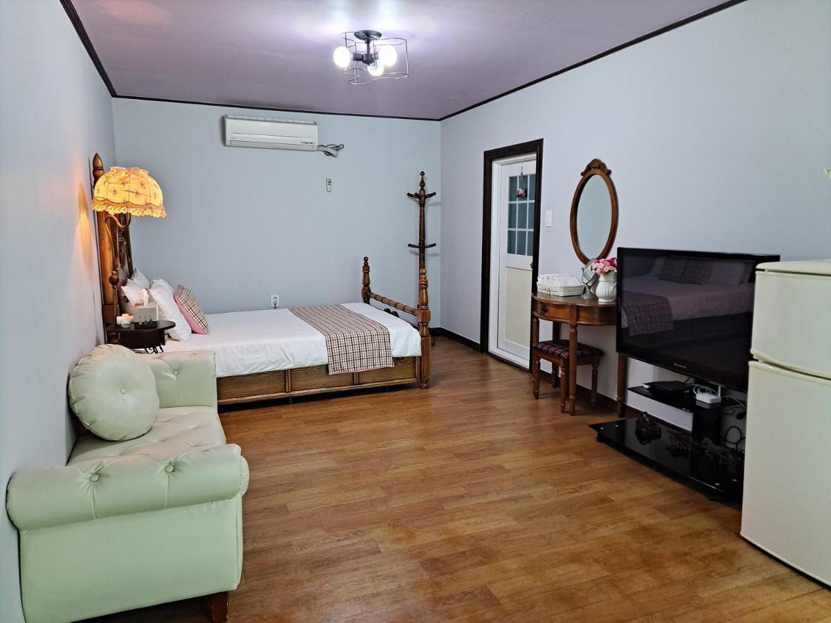 Charm Pension Gapyeong Exteriör bild