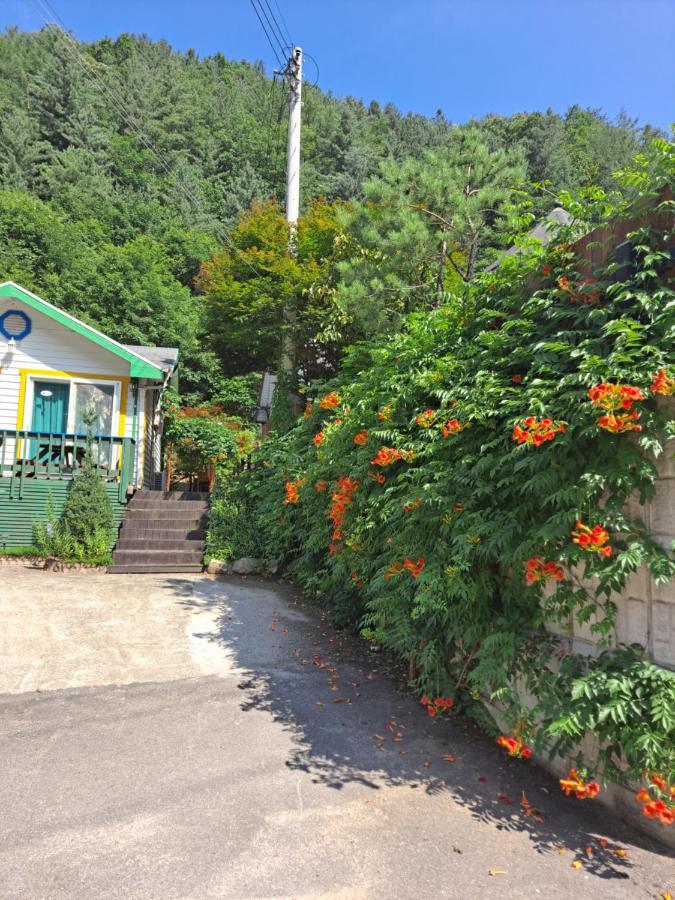 Charm Pension Gapyeong Exteriör bild