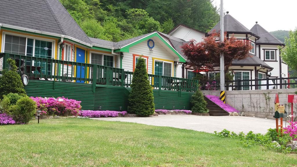Charm Pension Gapyeong Exteriör bild