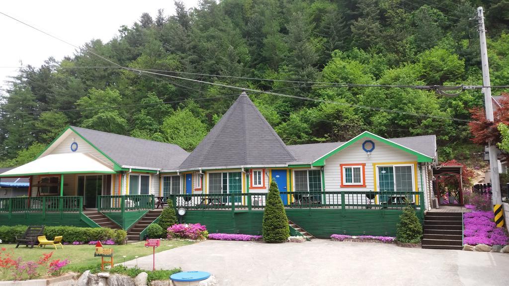 Charm Pension Gapyeong Exteriör bild